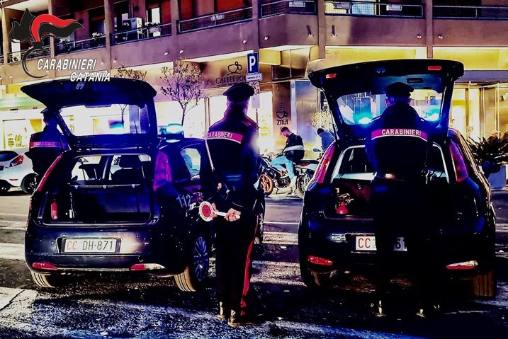 controlli carabinieri piazza dante