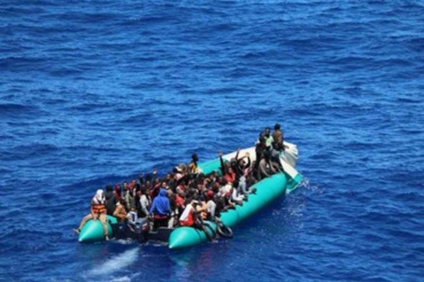cataniapost-migranti-barcone-naufraghi